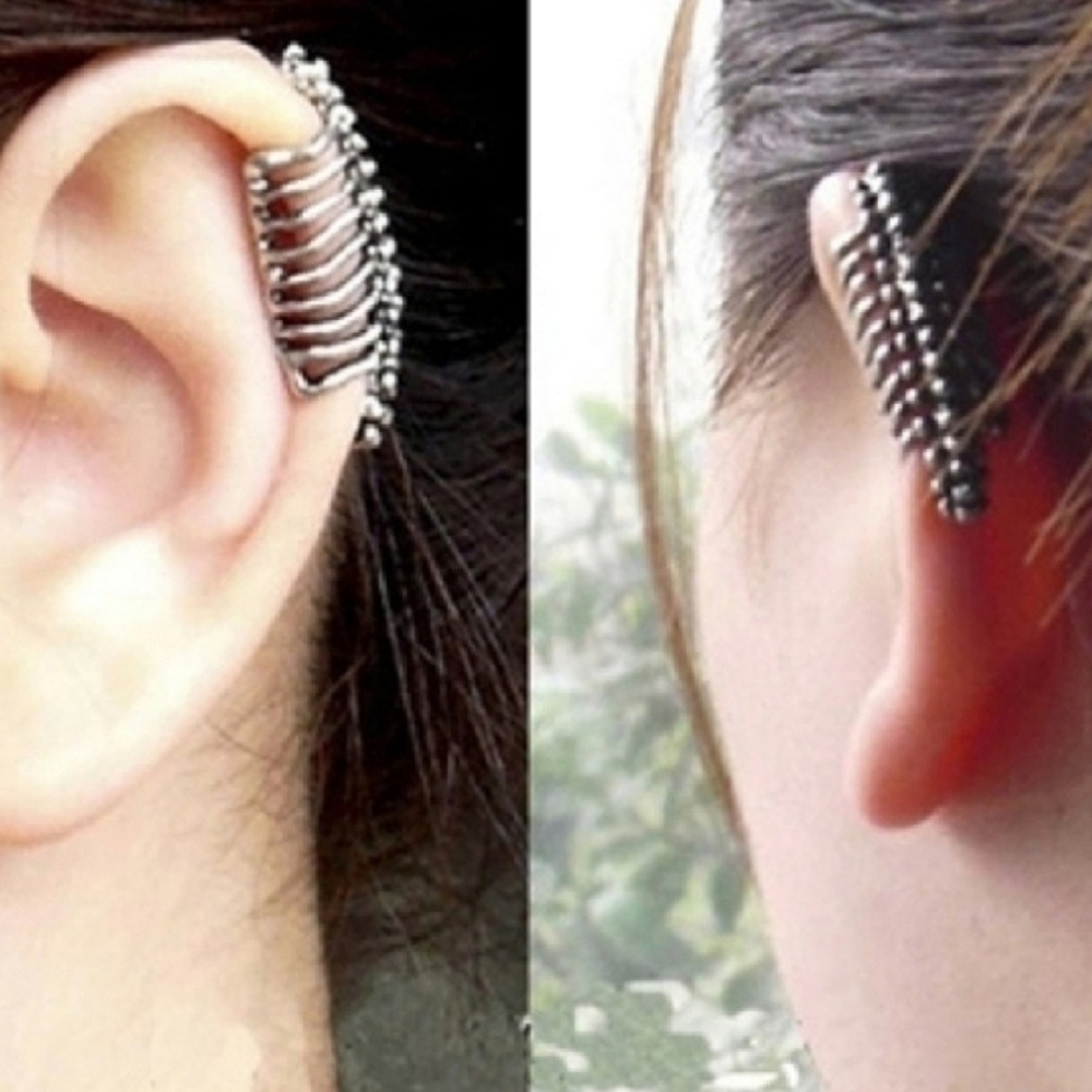 ☠ Spine Ear Cuff